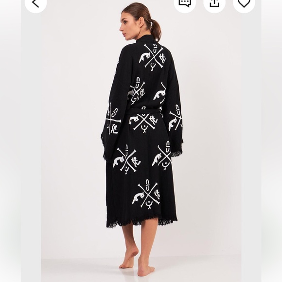 Other - Black and White Patterned Kimono/robe